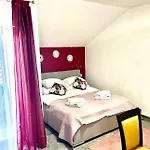 Antiqua בית הארחה 4*
