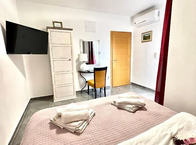 Antiqua 4*