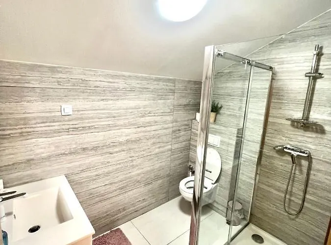 Antiqua 4*